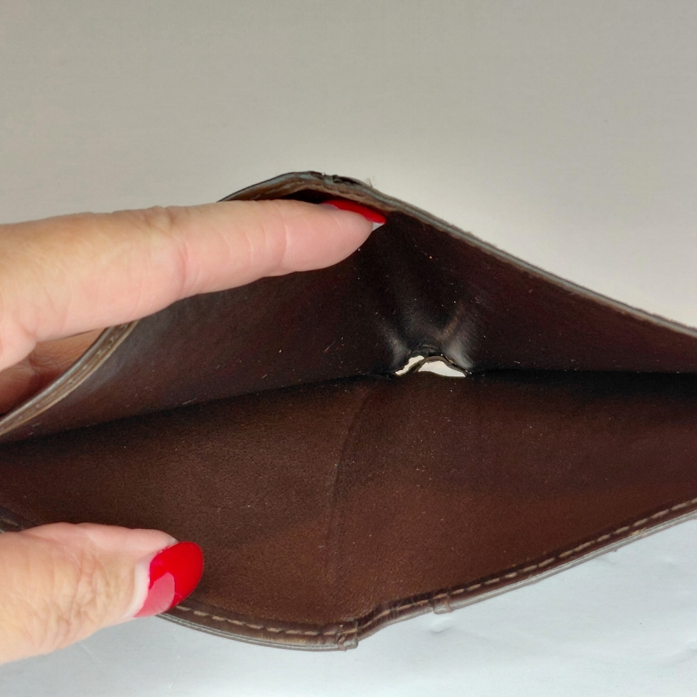 Louis Vuitton Epi Leather Bifold Wallet - Picture 7 of 16